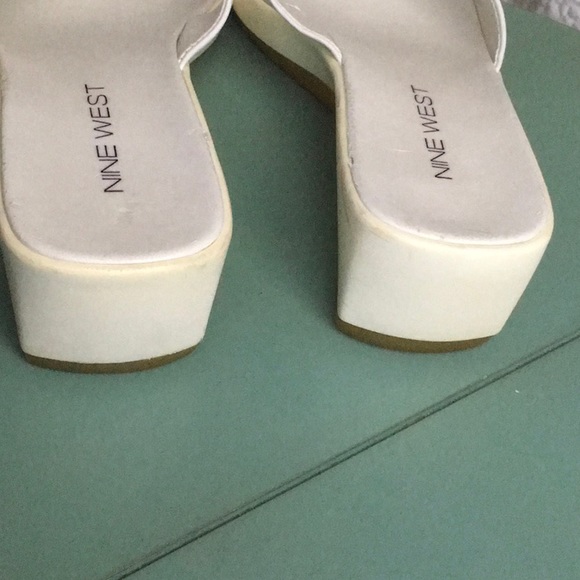 Nine West Nweleni White Thong Sandals Sz 8M - Picture 3 of 8